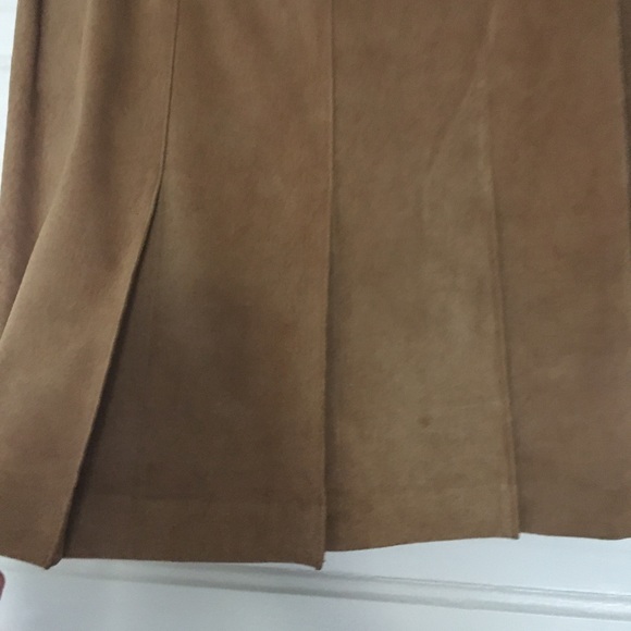 Suede skirt with pleats - Picture 5 of 5